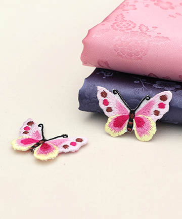 44-577 화사한 나비 한복 자수장식_핑크